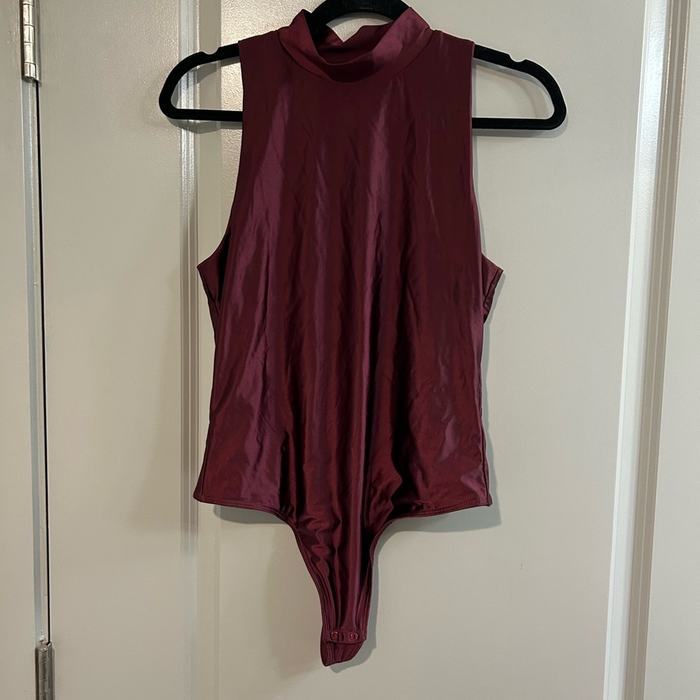 House of Harlow 1960 Maroon Sleeveless Bodysuit